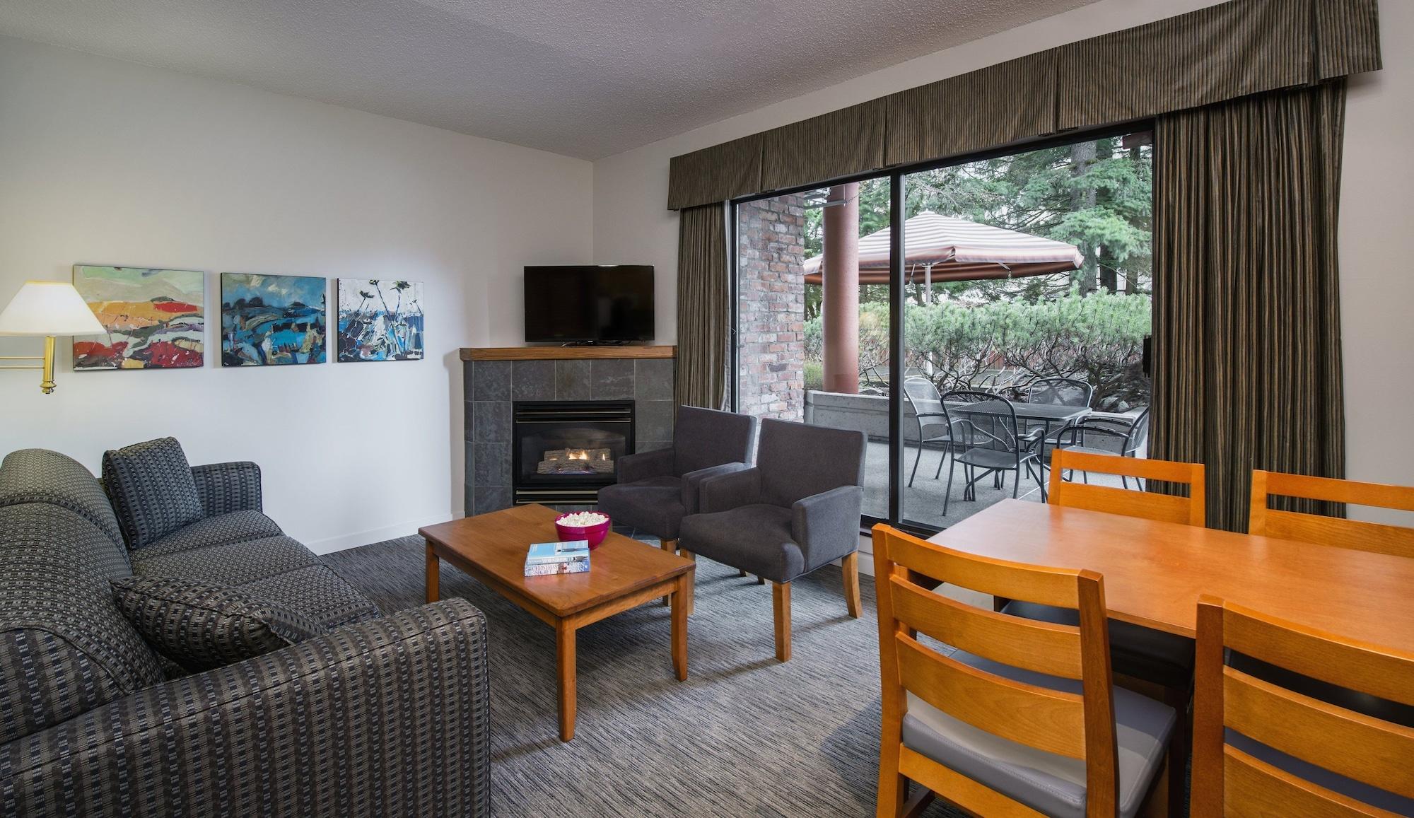 Whistler Village Inn & Suites Exterior photo