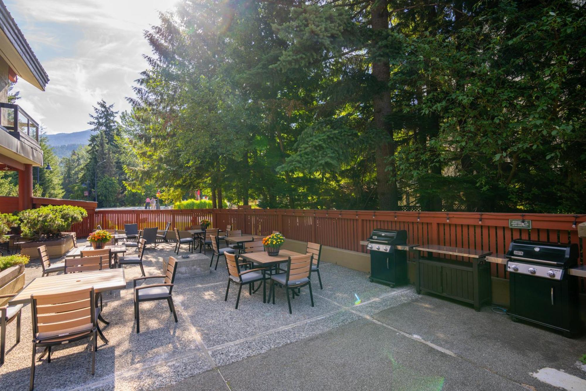 Whistler Village Inn & Suites Exterior photo