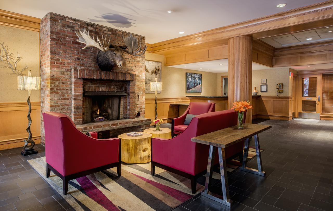 Whistler Village Inn & Suites Exterior photo